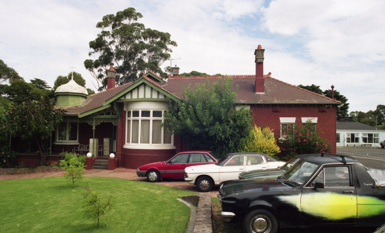 Flowerdale House under Parade management, 1991